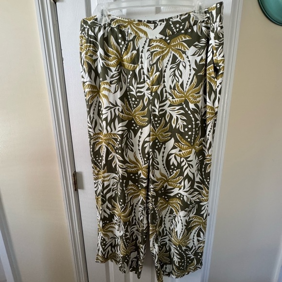 Old Navy Pants - Tropical Leaf Print old navy Wide-Leg Pants